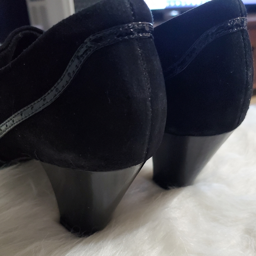 Clarks ankle bootie heels - Picture 3 of 6